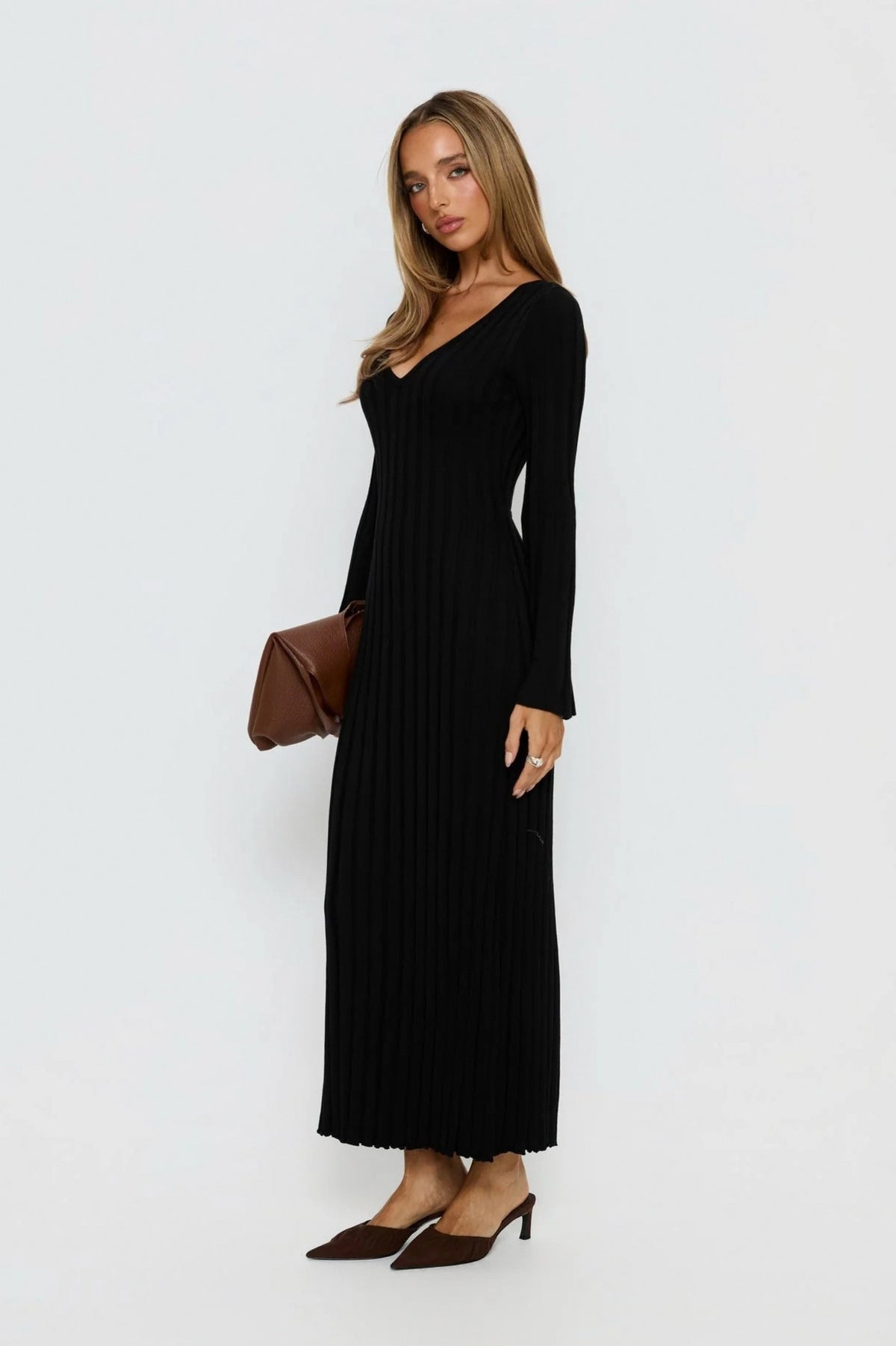 Ribbed Knit V Neck Long Sleeve Maxi Dress