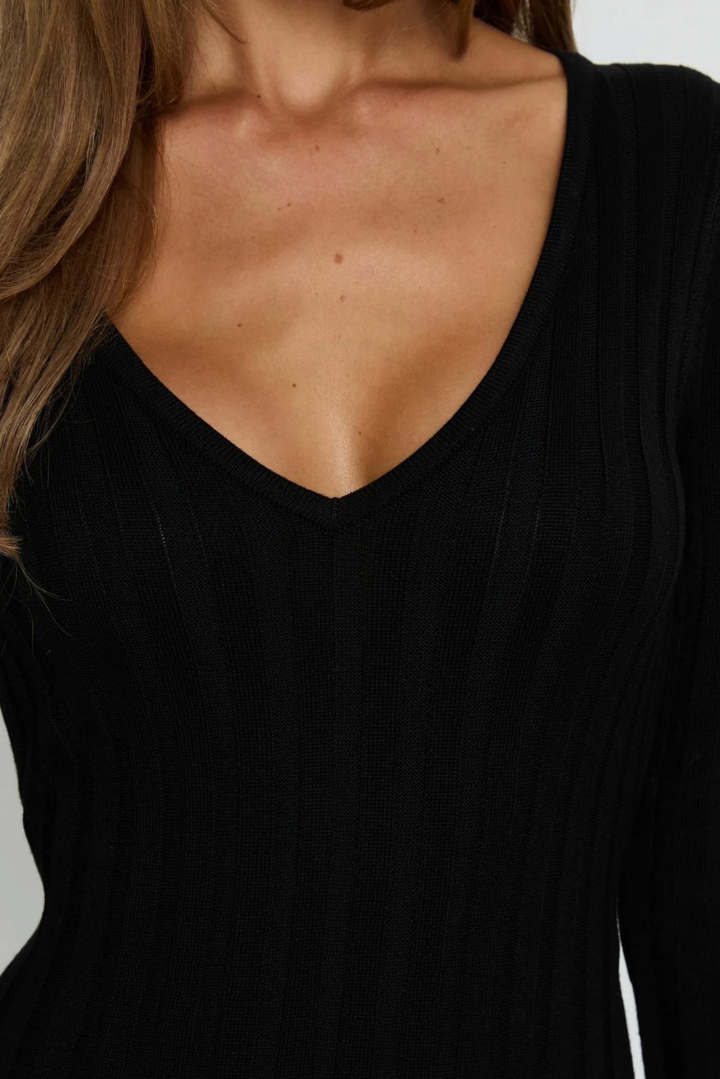 Ribbed Knit V Neck Long Sleeve Maxi Dress